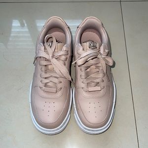 Nike Air Force 1 pixel